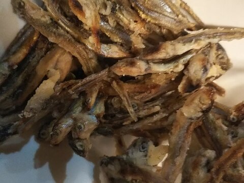 小魚のカリカリ揚げ